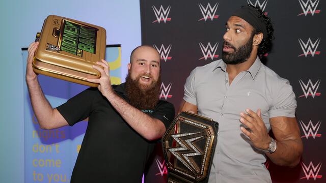 Jinder Mahal autograph signing