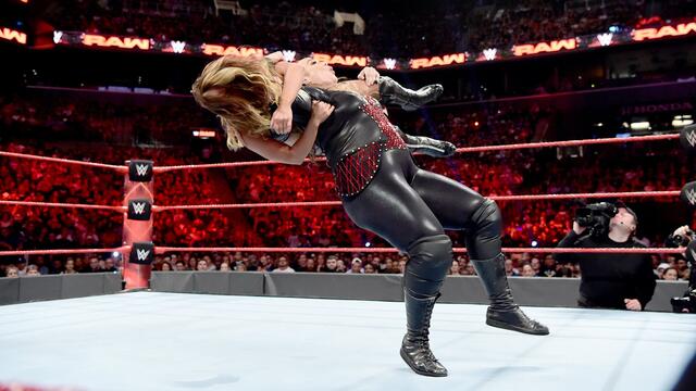 Nia vs. Emma