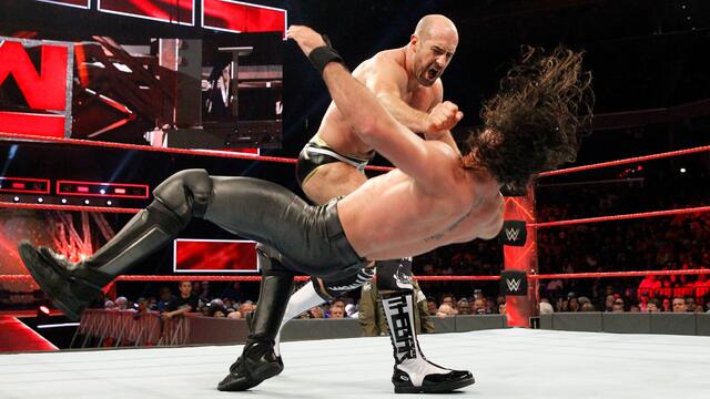 Rollins vs. Cesaro
