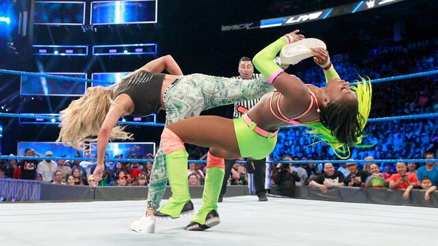 Naomi vs. Carmella