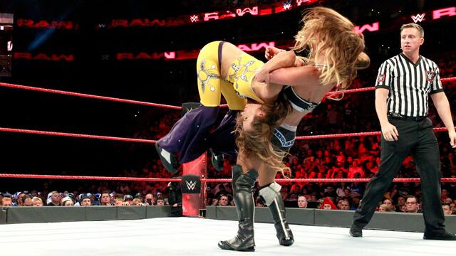 Mickie vs. Emma