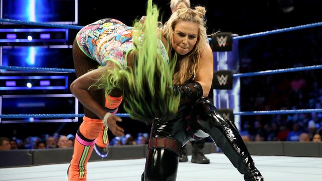Natalya vs. Naomi