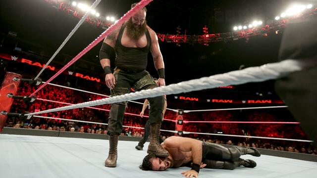 Rollins vs. Strowman