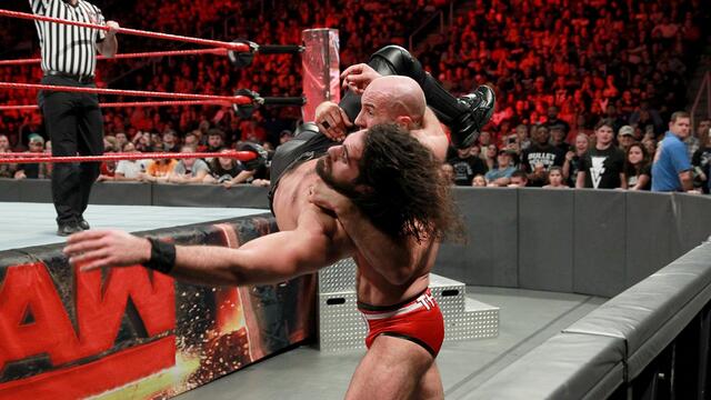 Rollins vs. Cesaro