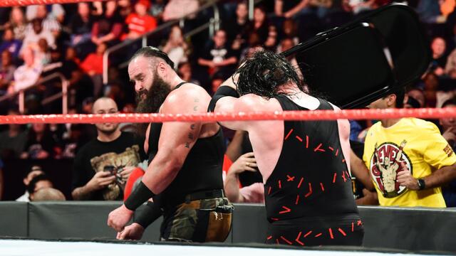 Strowman vs. Kane