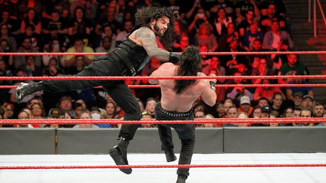 Reigns vs. Elias