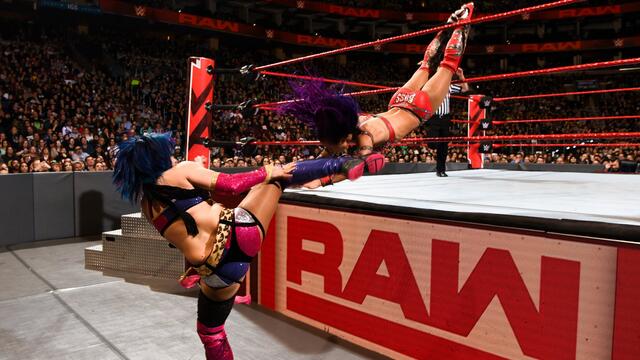 Asuka vs. Sasha