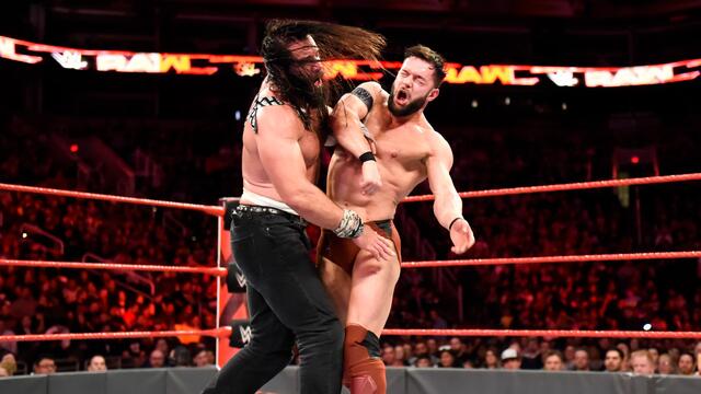 Balor vs. Elias