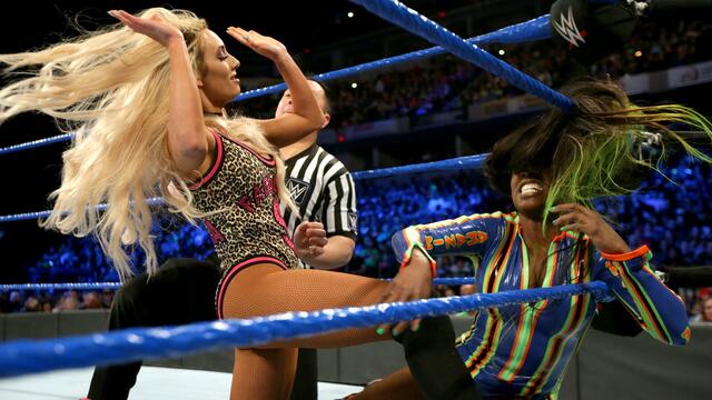 Naomi vs. Carmella