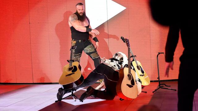 Strowman vs. Elias