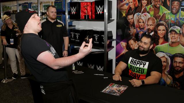 WWE Photo