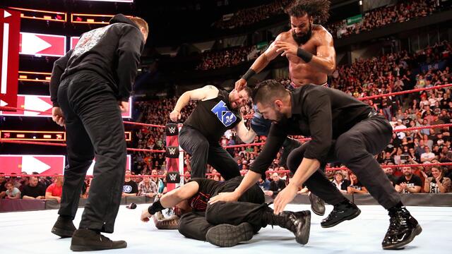 Reigns & Strowman & Lashley & Owens & Zayn & Jinder