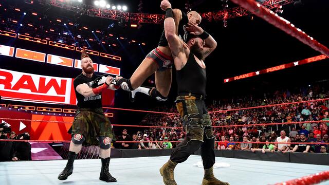 Strowman & The Bar