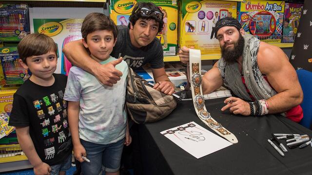 WWE Photo