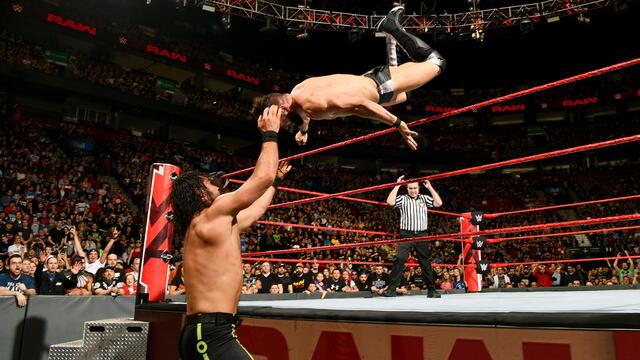 Rollins vs. Balor
