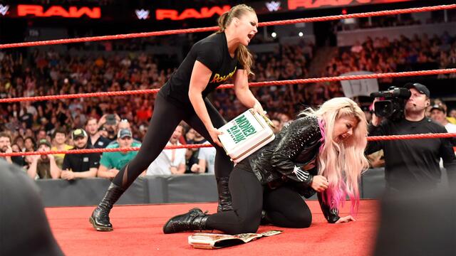 WWE Photo