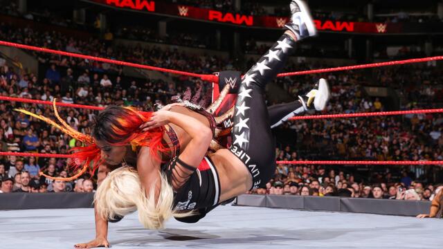 Moon vs. Liv