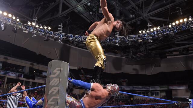Sin Cara vs. Almas
