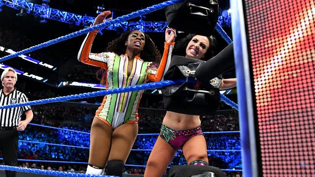 Naomi vs. Royce