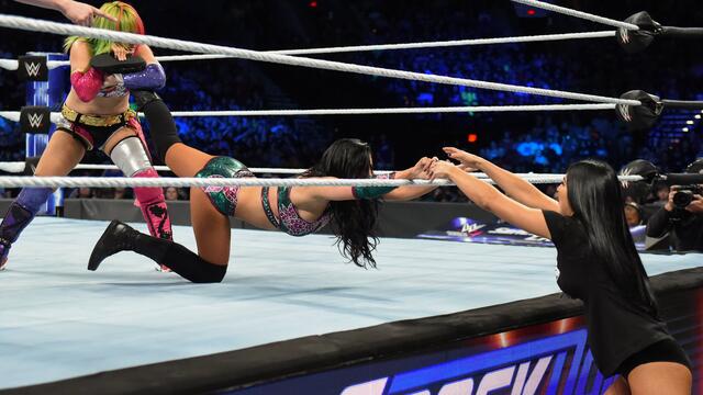 Asuka vs. Royce