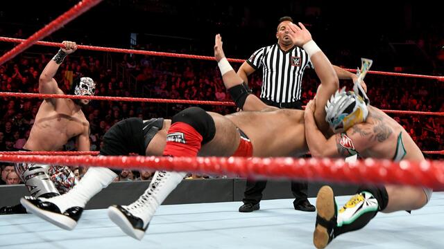Lucha House Party vs. Revival