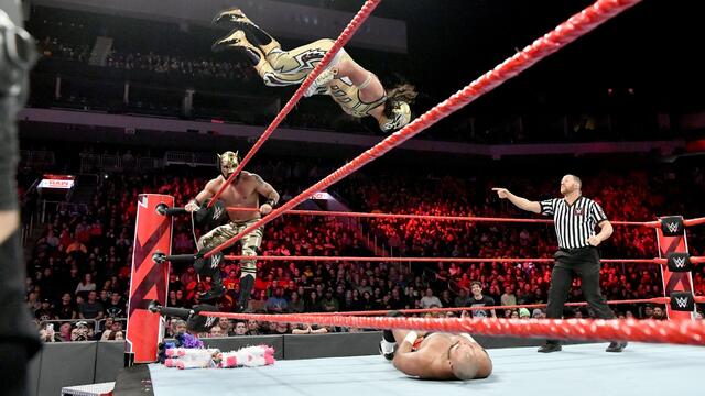 Lucha House Party vs. Revival
