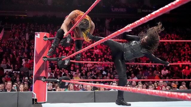Moon vs. Tamina