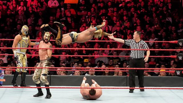 Lucha House Party vs. Revival