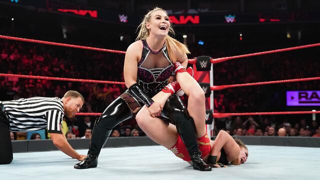 Ronda Rousey vs. Natalya – Raw Women’s Championship Match: photos