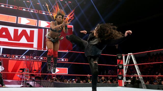 Moon vs. Tamina