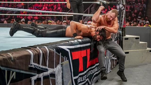 Rollins vs. Ambrose