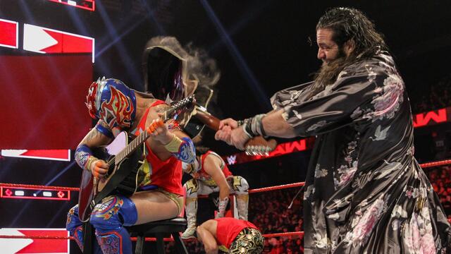 Lucha House Party & Elias