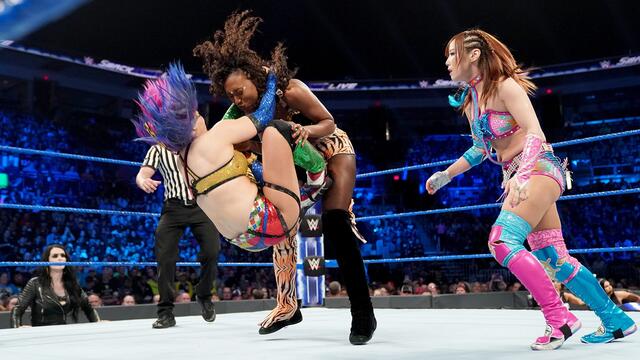 Kairi & Asuka vs. locals