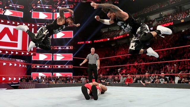 Usos vs. Roode & Gable