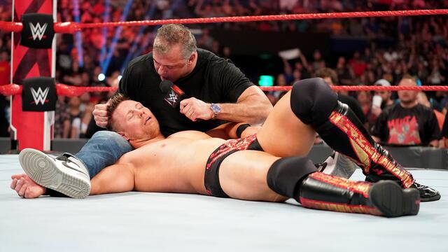 Miz vs. Lashley