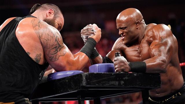 Strowman vs. Lashley