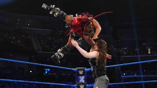 Bayley & Moon vs. Bliss & Cross