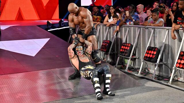 Mysterio vs. Lashley
