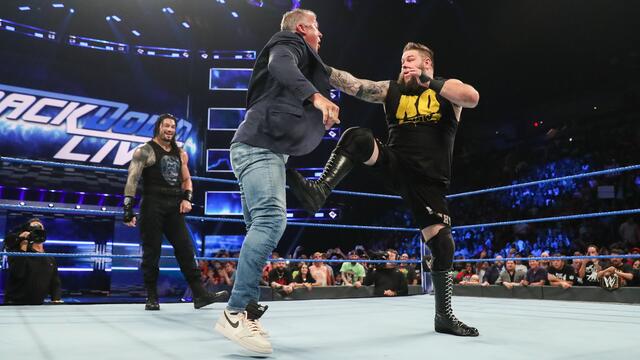Reigns vs. Owens