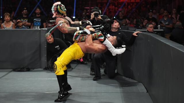 Rey vs. Andrade