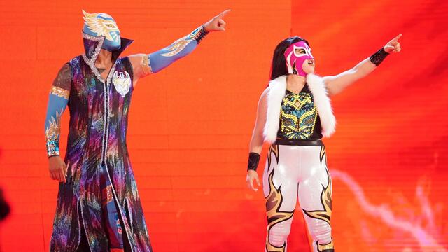 Sin Cara vs. Andrade