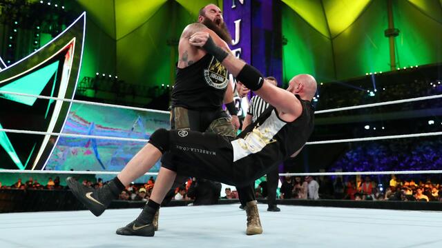 Strowman vs. Fury