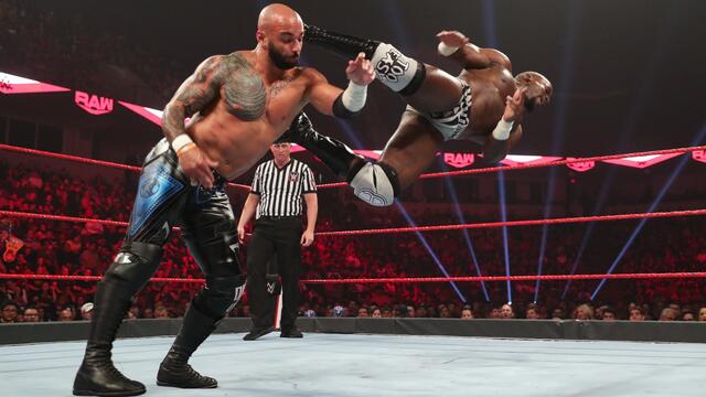 Ricochet vs. Crews