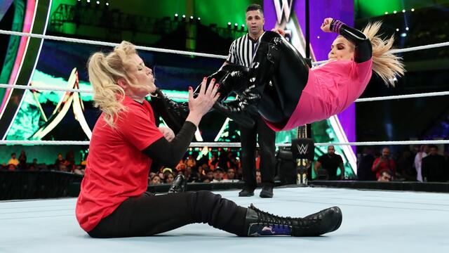 Natalya vs. Lacey