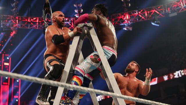 New Day vs. Revival