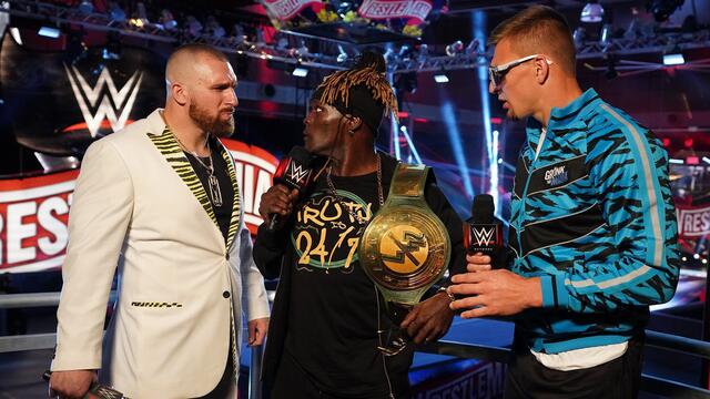 WWE Photo