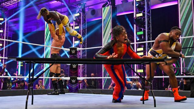 New Day vs. Nakamura & Cesaro