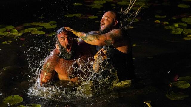 Strowman vs. Wyatt