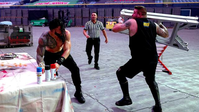Reigns vs. Owens