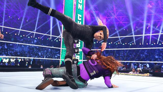 Becky vs. Lita